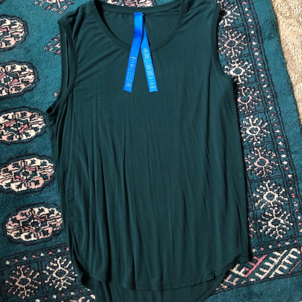 Kit and Ace emerald green tank top // SZ 10